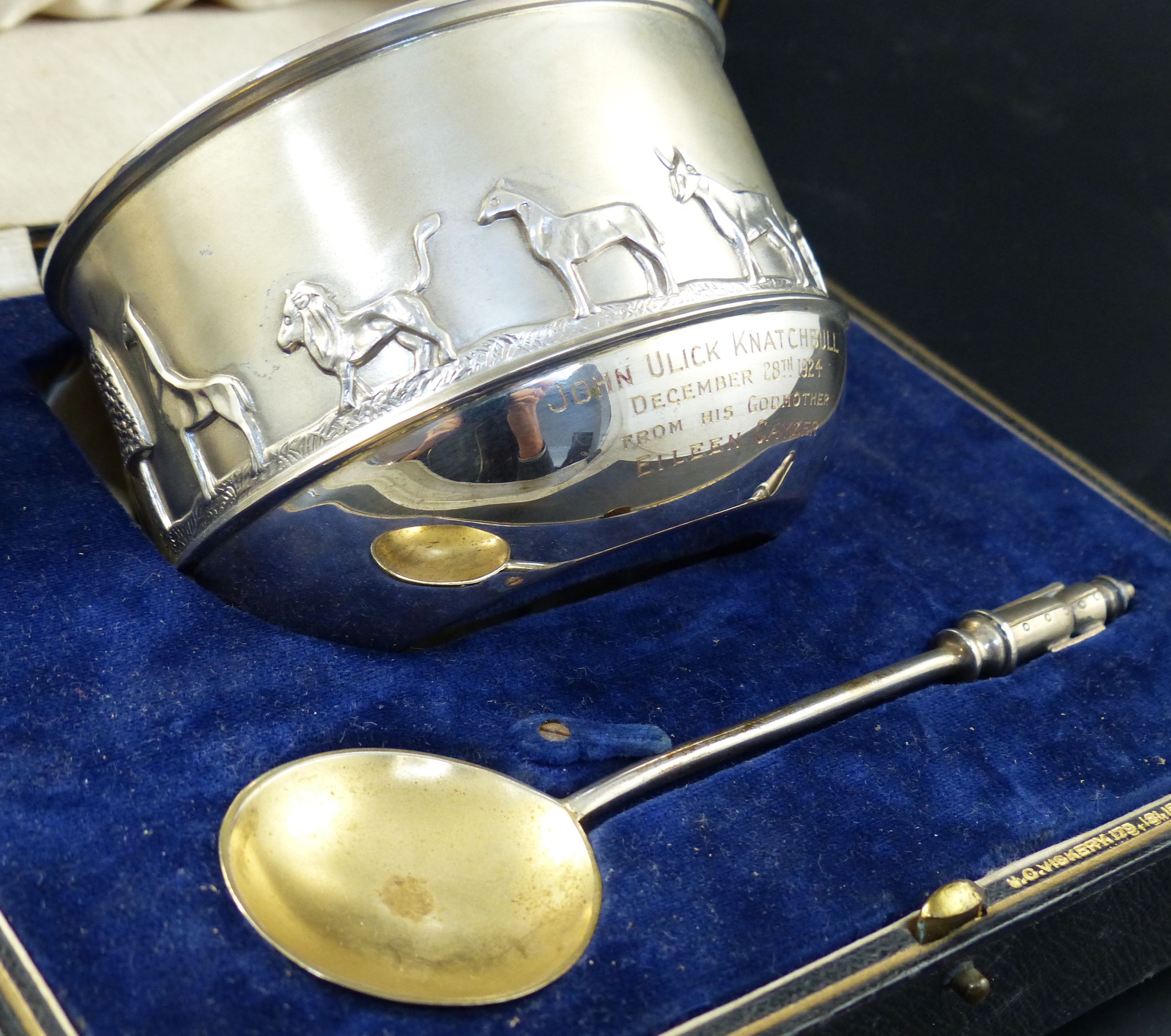 A George V cased silver Noahs Ark bowl and spoon, 7oz.